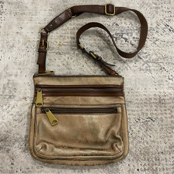 Fossil | "Explorer" Metallic Cross-Body Bag 🤩 - Picture 2 of 11